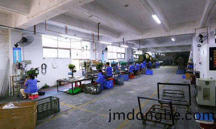 工(gong)作(zuo)車(chē)(che)間(jian)